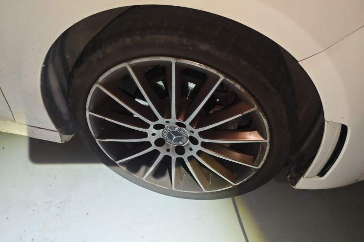 Used Mercedes-Benz A-Class 2019 A 200 L Sport Sedan First Edition Special Edition Right Front Wheel Hub