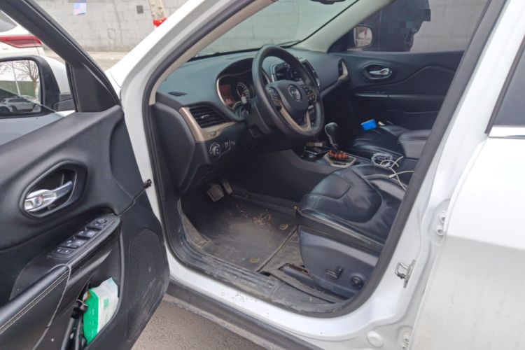 Used Jeep Cherokee 2014 2.4L Luxury Edition