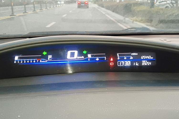 Used Honda Jade 2013 1.8L automatic Comfort version 5 seats