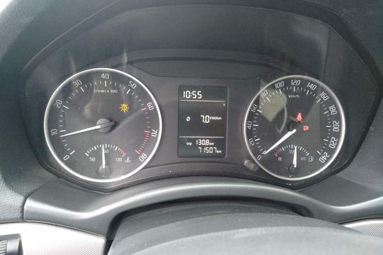 Used Skoda Octavia 2015 Classic Model 1.6L Manual Eado Version Instrument Cluster