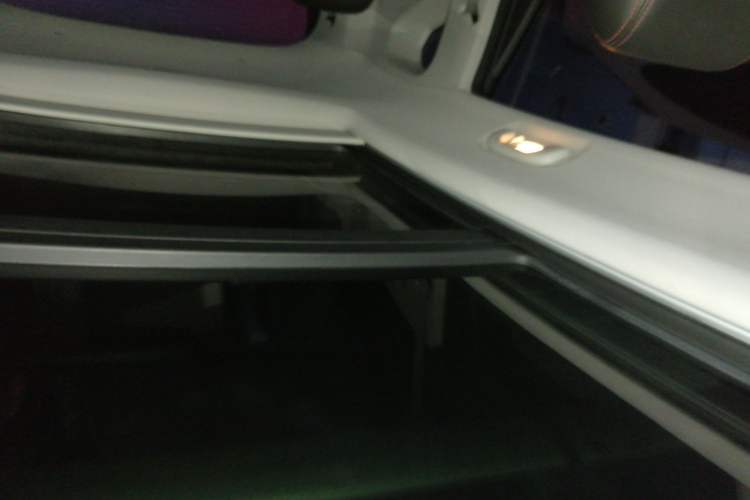 Used Chevrolet Orlando 2018 Redline 530T Automatic Enjoyment Edition (5+2 Model) – China V Standard Headliner