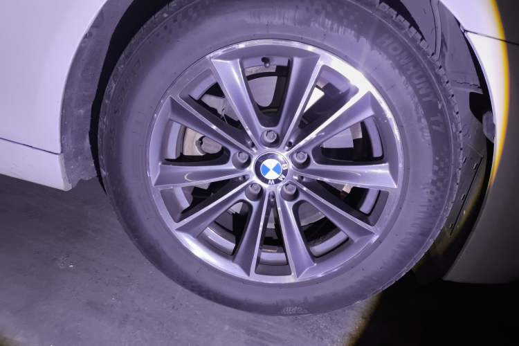 Used BMW 5 Series 2015 520i Elegant Edition
