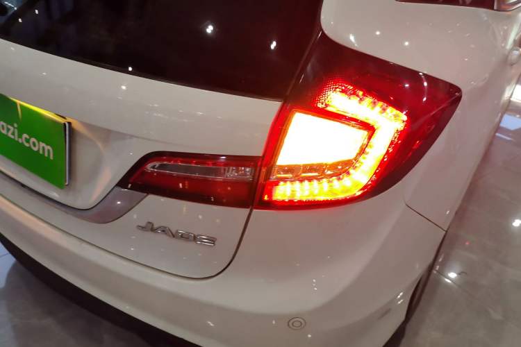 Used Honda Jade 2016 1.8L Automatic Comfort Elite Version 5 Seats
