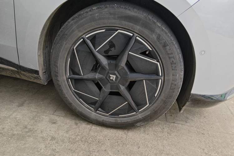 Used Hyptec HT 2023 670 Rear-Drive Ultra-High-Voltage NDA Version Right Front Wheel Hub