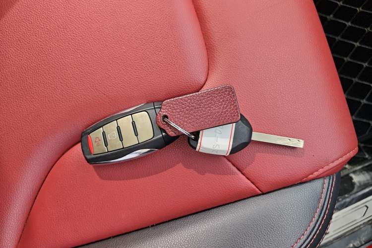 Used Haval H2s 2018 Red-Label 1.5T Dual-Clutch Luxury Model Vehicle Key