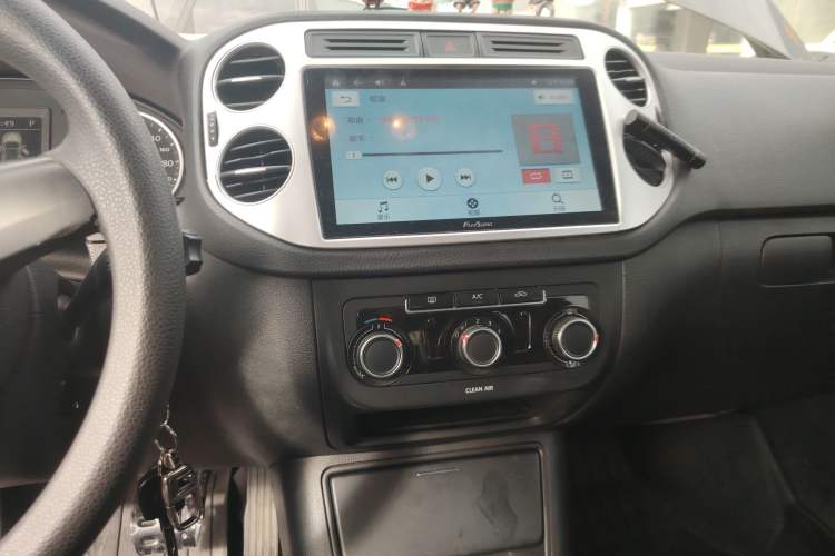 Used Volkswagen Tiguan L 2016 280TSI Automatic Two-Wheel-Drive Silk Road Style Edition
