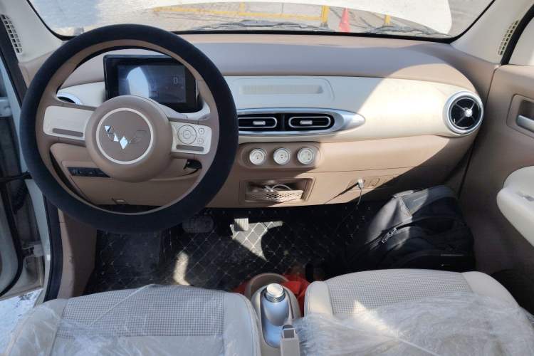 Used Wuling Hongguang MINIEV 2025 Four-Door Version Advanced Edition
