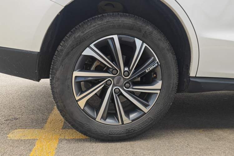 Used Geely Auto Vision X6 2020 1.4T Manual Luxury Model Exterior 5