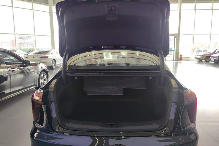 Used Hongqi H5 2025 1.5T DCT Xuan Ying Edition
