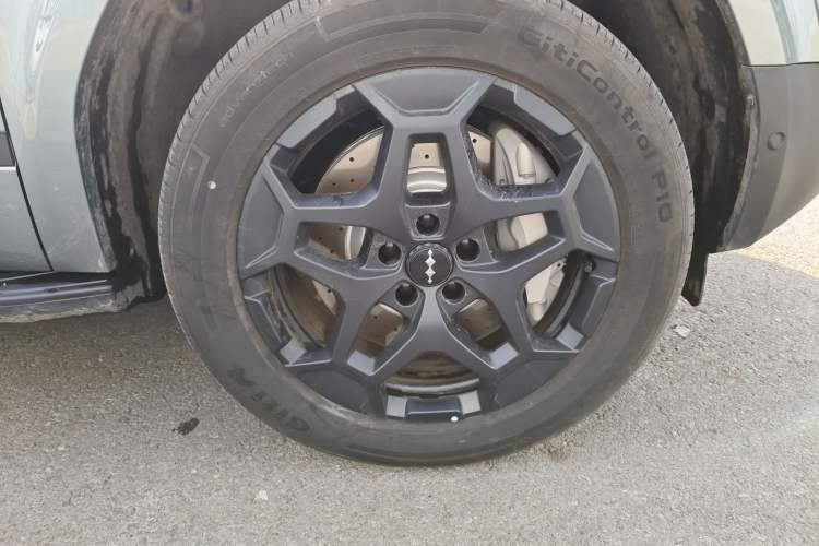 Used Formula Leopard Tai 7 2025 Model 190 km Four-Wheel Drive Ultra Edition Right Front Wheel Hub