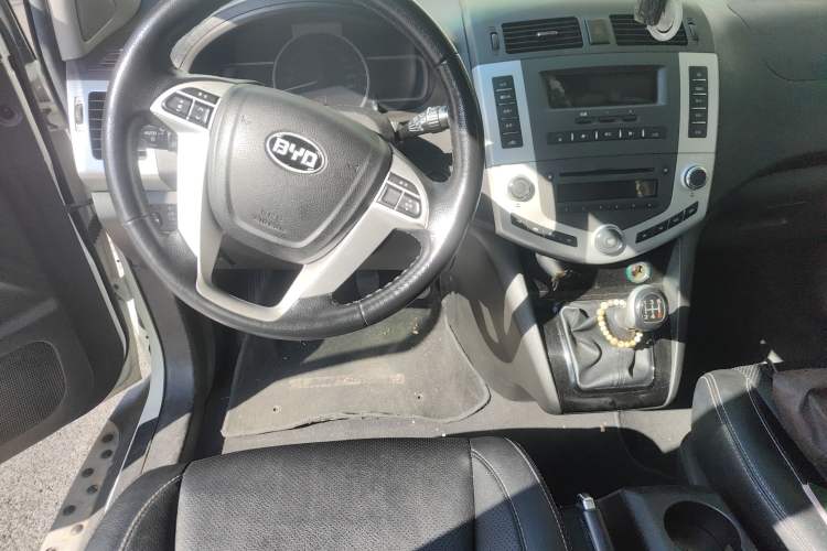 Used BYD S6 2013 Platinum Edition 2.0L Manual Elite Model