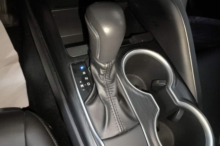 Used Toyota Camry 2023 2.0G Luxury Edition Gear Lever