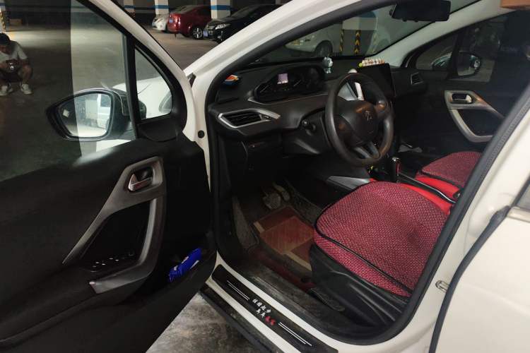 Used Peugeot 2008 2015 1.6L Automatic Playcool Edition
