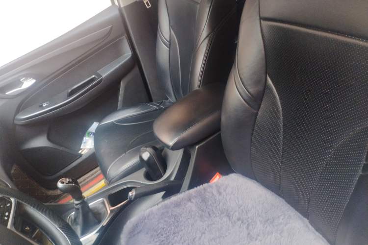 Used Baojun 730 2019 1.5L Manual Fashion Model 7-seater China VI
