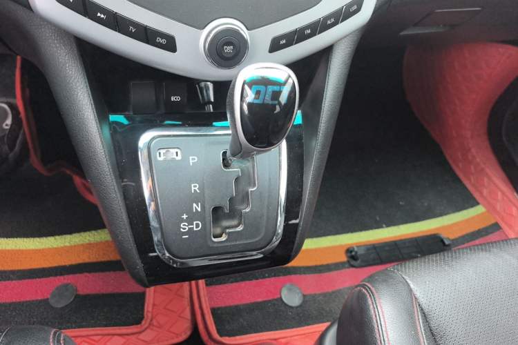 Used BYD S6 2014 2.4L Automatic Prestige 5-Seater
