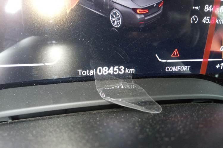 Used BMW 5 Series 2022 Second Facelift 525Li M Sport Package Odometer Close Up