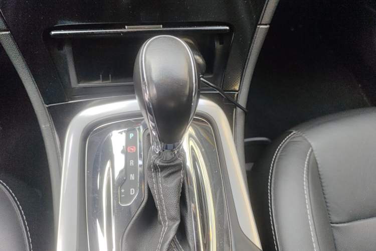 Used Buick Regal 2015 1.6T Elite Tech Model Gear Lever