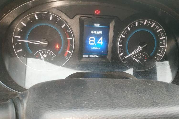 Used Haval H2 2016 Red Label 1.5T Manual Two-Wheel Drive Elite Model Odometer Close Up