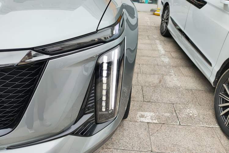 Used Cadillac XT5 2025 2.0T Platinum Edition
