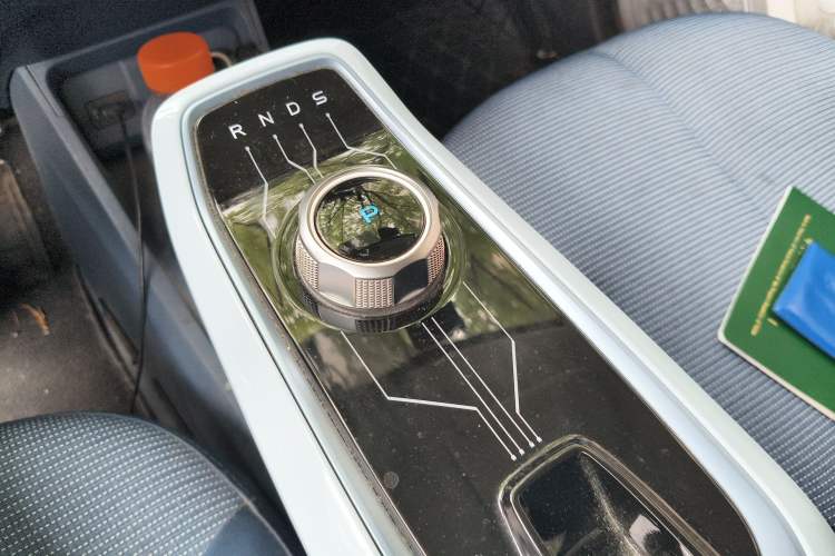 Used CHANGAN Benni E-Star 2022 Qingxin Edition Colorful Model Lithium Iron Phosphate Gear Lever