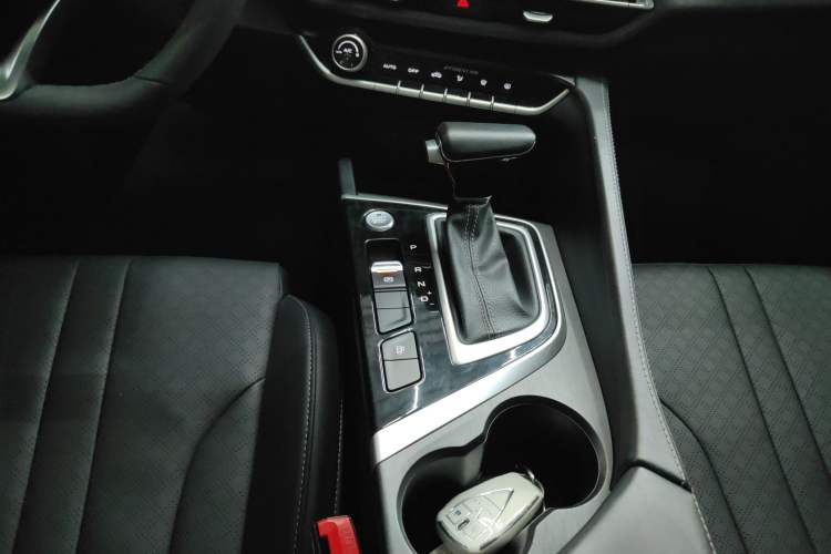 Used CHANGAN Eado 2021 PLUS 1.6L GDI CVT Luxury Model Gear Lever