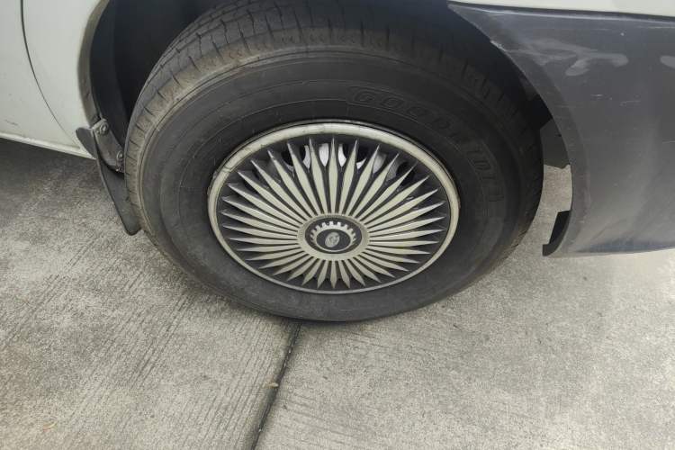 Used SAIC MAXUS Xintu V80 2019 2.5T Classic Model AMT Aoyuntong Long Wheelbase High-Roof 7-Seater