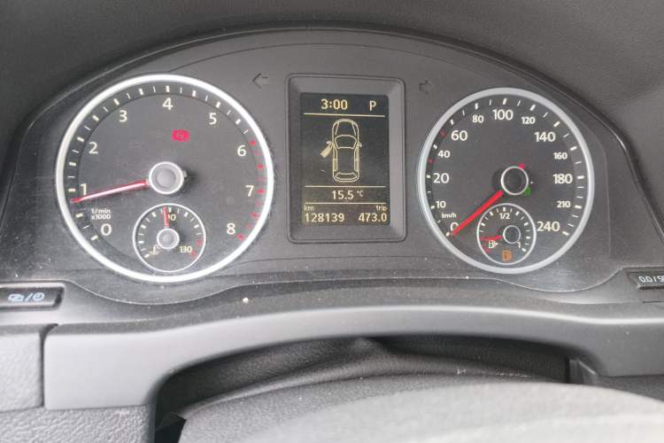 Used Volkswagen Tiguan 2013 1.8TSI Automatic Two-Wheel Drive Trend Edition Odometer Close Up