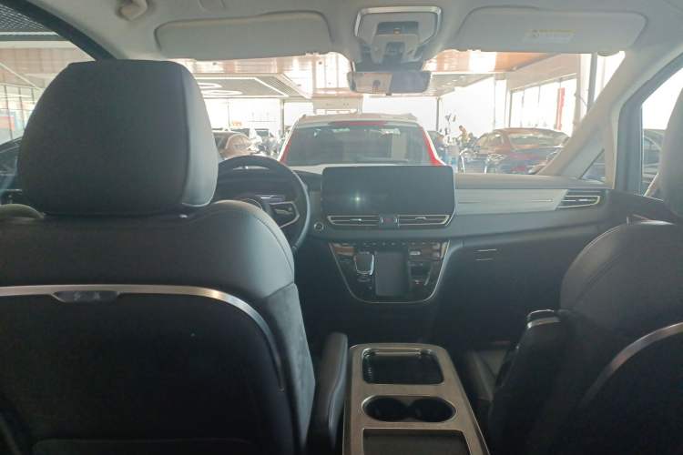 Used Hongqi HQ9 PHEV 2024 2.0T Four-Wheel Drive Business Edition Center Console