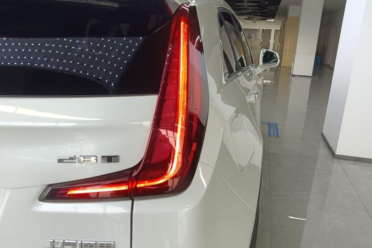 Used Cadillac XT4 2021 28T Two-Wheel Drive Leading Version
