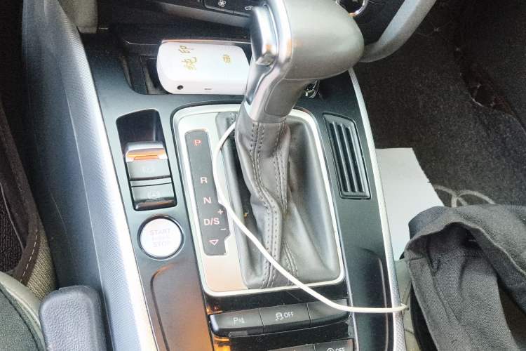 Used Audi A4L 2016 35 TFSI Collector's Edition Automatic Standard Model Gear Lever
