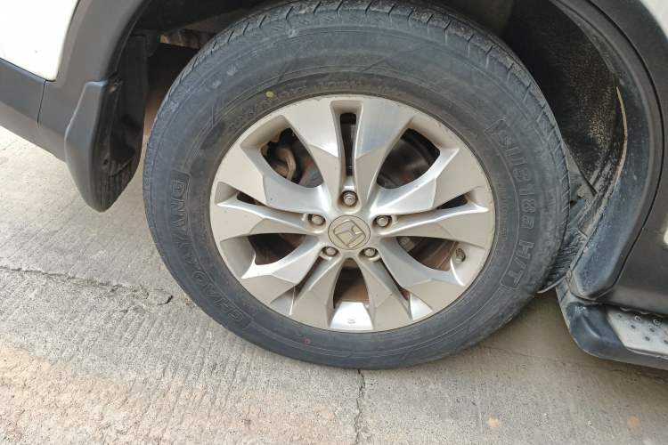 Used Honda CR-V 2013 2.4L two-wheel drive luxury version Right Rear Wheel Hub