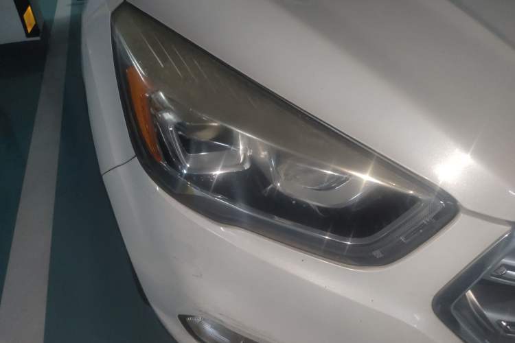 Used Ford Kuga 2017 EcoBoost 180 Two-Wheel-Drive Elite Trim Right Front Headlight