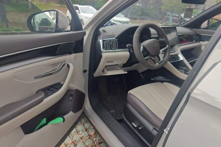 Used BYD Song PLUS New Energy 2025 DM-i 112KM Prestige Model Driver Seat