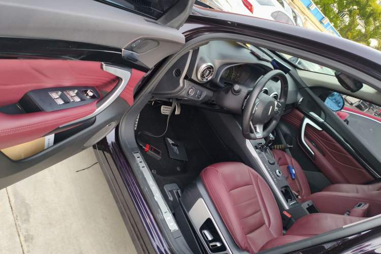 Used Wey VV7 2017 2.0T Flagship Model Driver Seat