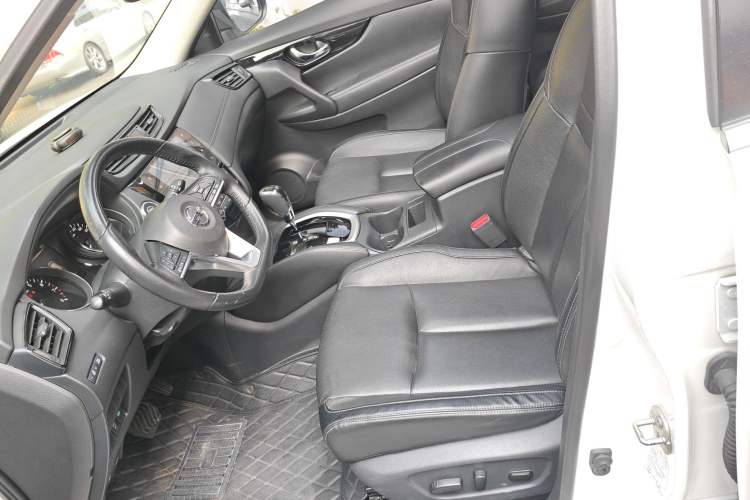 Used Nissan X-Trail 2021 2.0L CVT 2WD XL Premium SmartConnect Deluxe Edition Left Front Seat