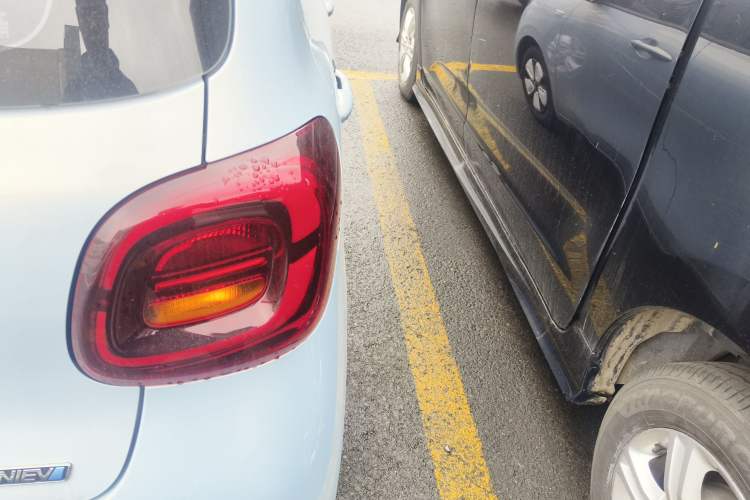 Used Wuling Hongguang MINIEV 2025 Four-Door Version Zhenxiang+ Edition Right Rear Taillight