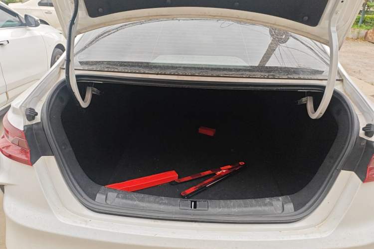 Used Geometry G6 2024 500KM Prestige Version Trunk