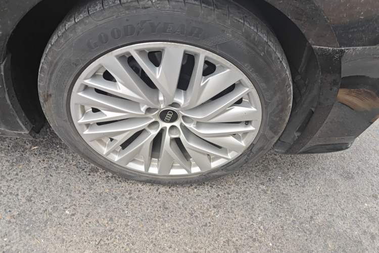 Used Audi A7L 2024 45TFSI S-line Dream-Building Edition Flow Crystal Package