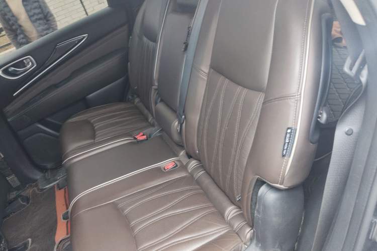 Used Infiniti QX60 2018 2.5 S/C Hybrid Four-Wheel-Drive Champion Family Edition Left Rear Seat