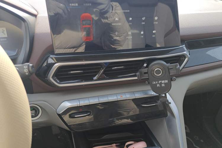 Used Baojun RS-5 2019 1.5T CVT Intelligent Driving Flagship Edition China V Emission Standard Audio And AC Panel