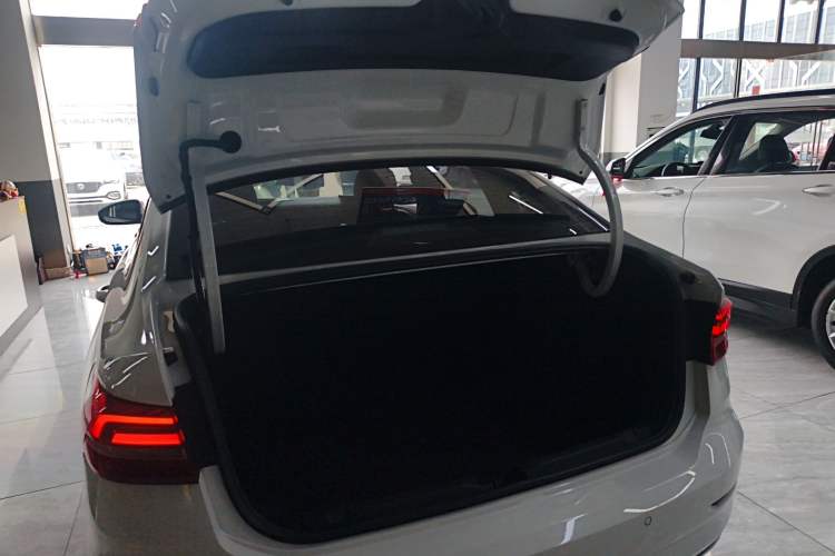 Used Volkswagen Lavida 2019 1.5L Automatic Comfort Edition China VI Standard
