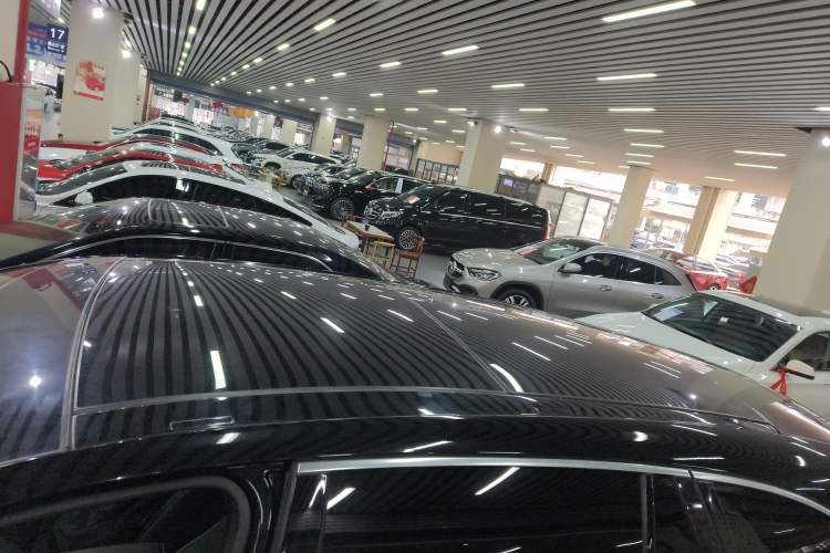 Used Mercedes-Benz R-Class 2017 R 320 4MATIC Business Edition Prestige Model