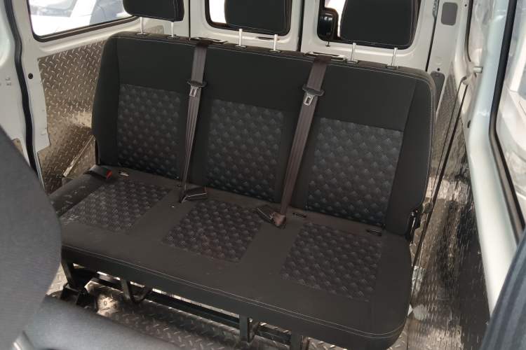 Used SAIC MAXUS Xintu V80 2023 2.0T Manual Classic Aoyuntong Short Wheelbase Ultra-Low Roof 5/6-Seater