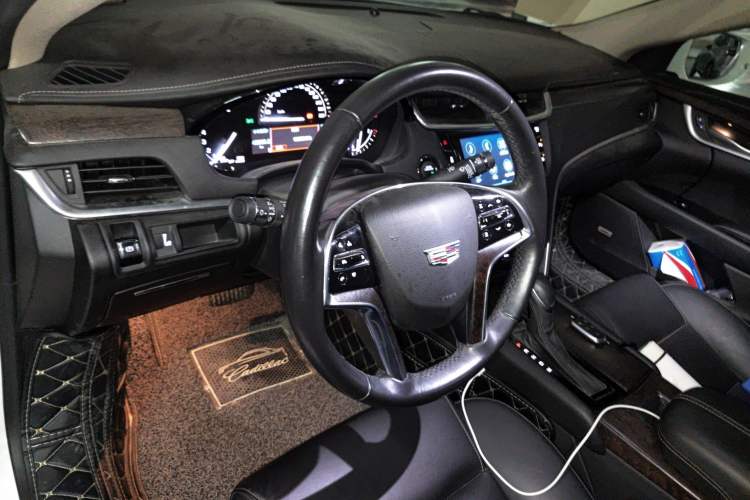 Used Cadillac XTS 2018 28T Elite Edition Center Console