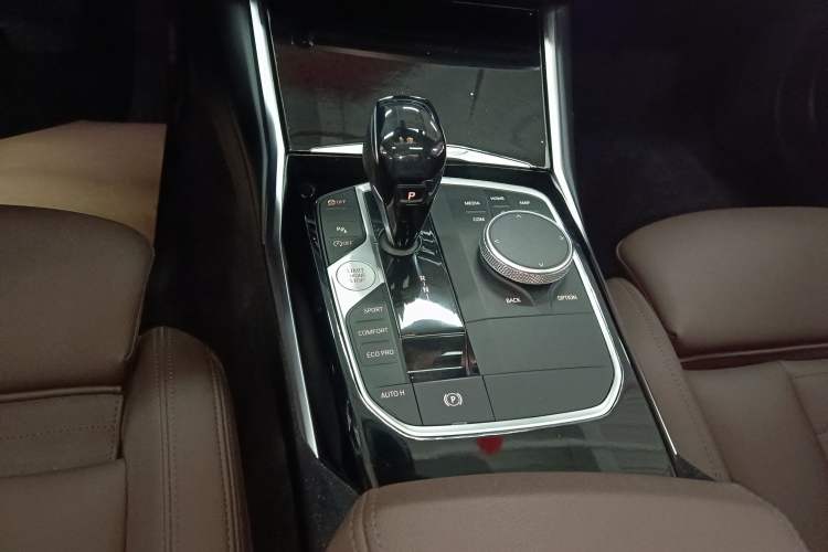 Used BMW 3 Series 2020 325Li First Edition Gear Lever