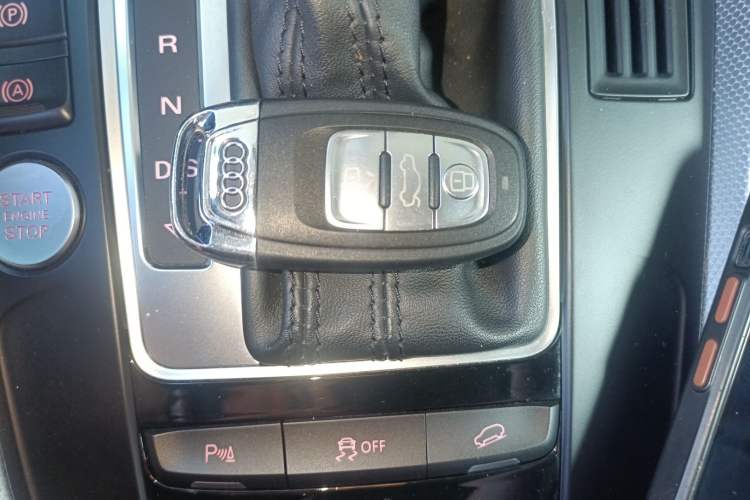 Used Audi Q5 2017 Plus 40 TFSI Technology Model Interior 1