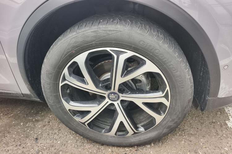 Used BYD Tang New Energy 2025 Intelligent Driving Version DM-i 115KM Flagship Edition Right Front Wheel Hub