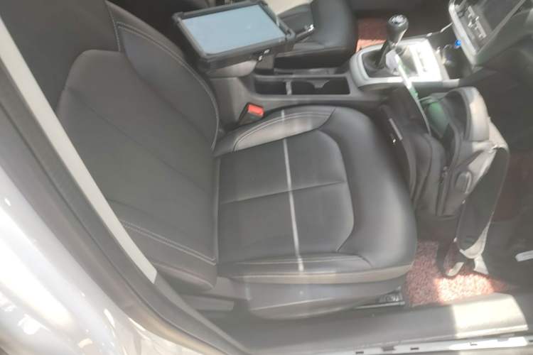 Used Roewe i6 2020 PLUS 1.6L Manual 4G Connect Glory Flagship Edition
