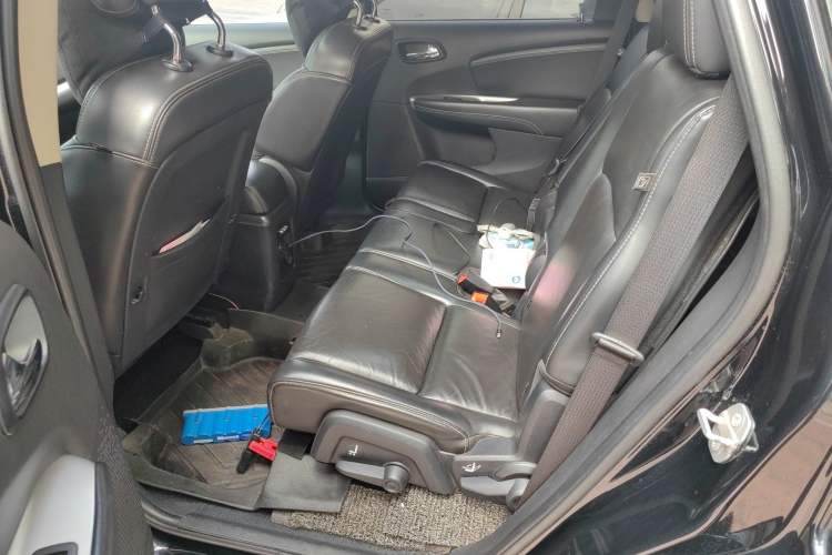 Used Dodge Journey 2015 2.0TD Four-Wheel Drive Luxury Edition Left Rear Seat