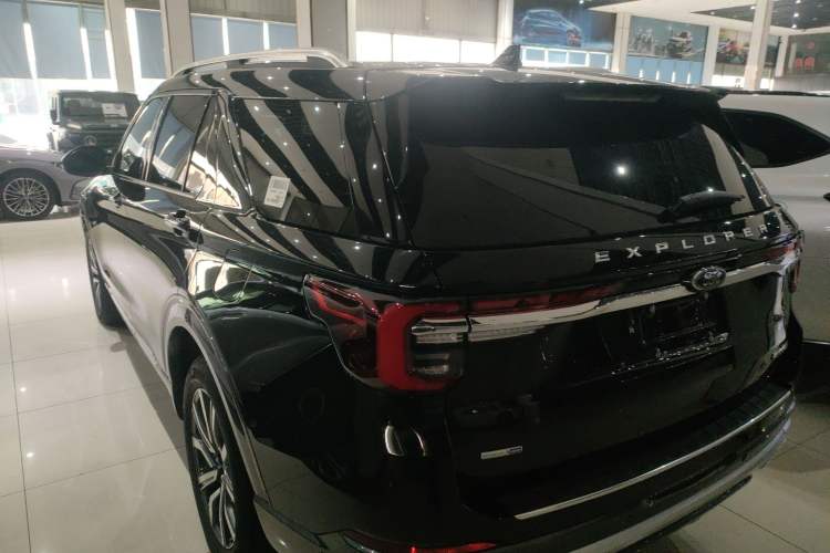 Used Ford Explorer 2023 EcoBoost 285 Four-Wheel Drive Titanium Edition 7-Seater
